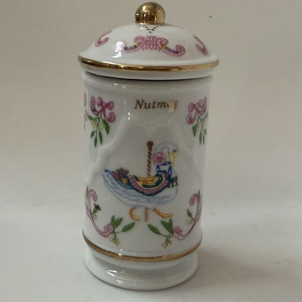 Lenox The Spice Carousel Nutmeg Jar Fine Porcelain 1993 Duck Gold Trim w/ Lid 4”